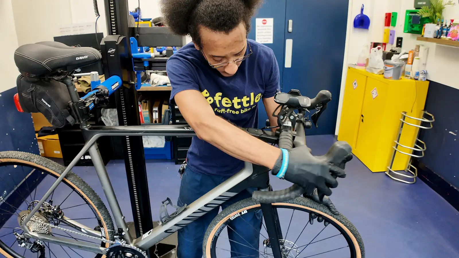 bike repairer